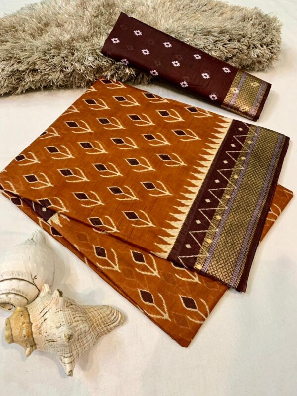 Leaf Design Printed Cotton Mulmul Saree with Blouse Piece - Image 4