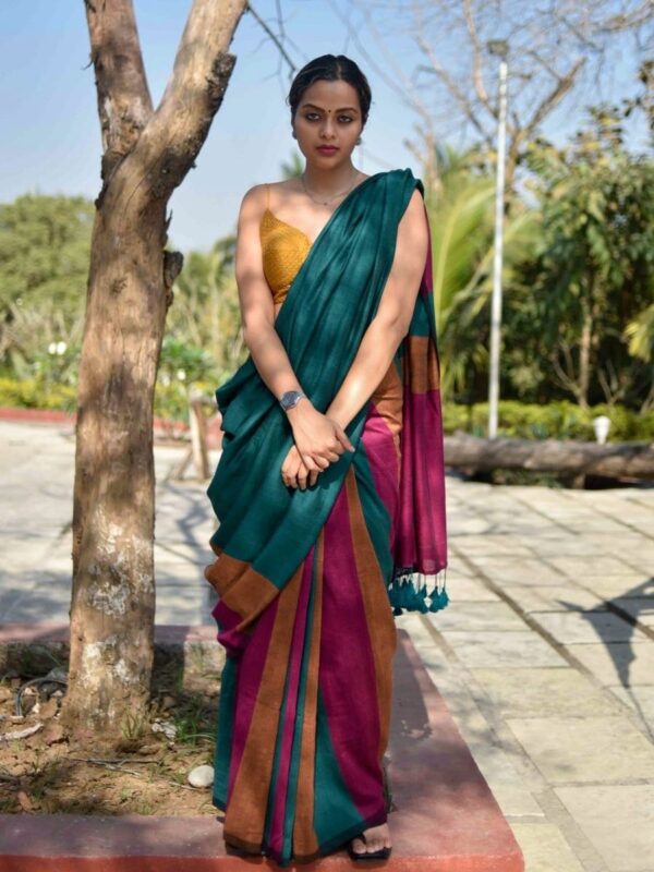 Handloom Cotton Saree with blouse piece - Image 3