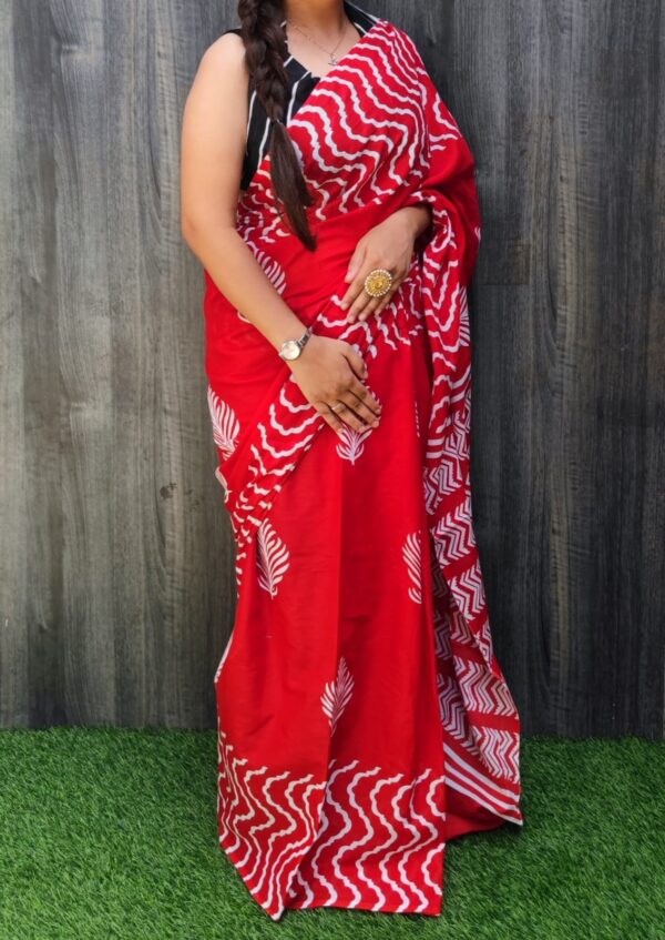 Red Cotton Mulmul Saree with blouse piece