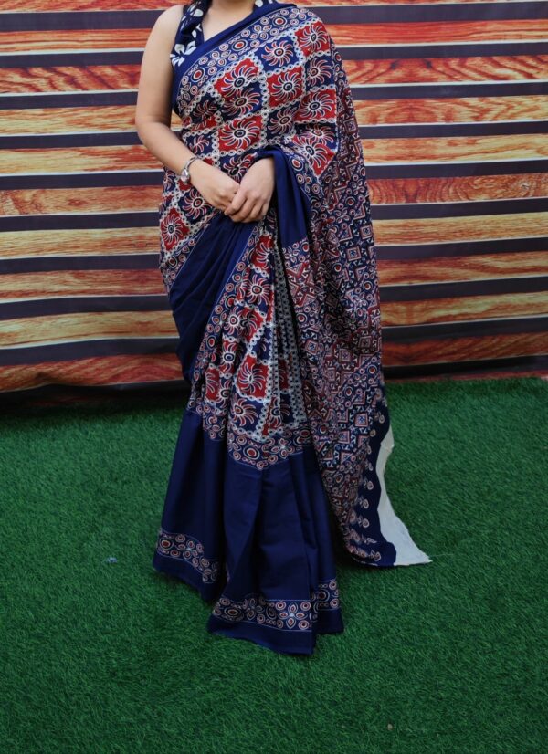 Cotton Mulmul Saree with blouse piece - Image 3