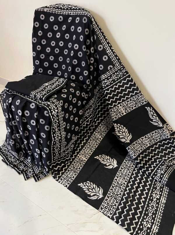 Beautiful Hand Block Print Mulmul Cotton Saree - Image 5