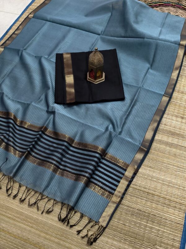 Handloom Maheshwari Kota Check Sarees with Contrast Blouse Piece - Image 5
