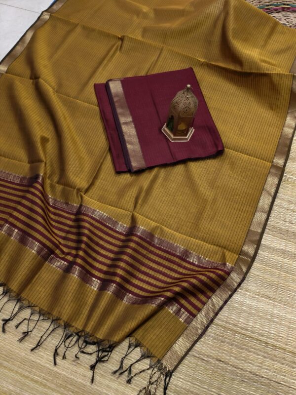 Handloom Maheshwari Kota Check Sarees with Contrast Blouse Piece - Image 19