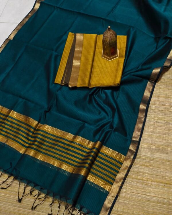 Handloom Maheshwari Kota Check Sarees with Contrast Blouse Piece - Image 13