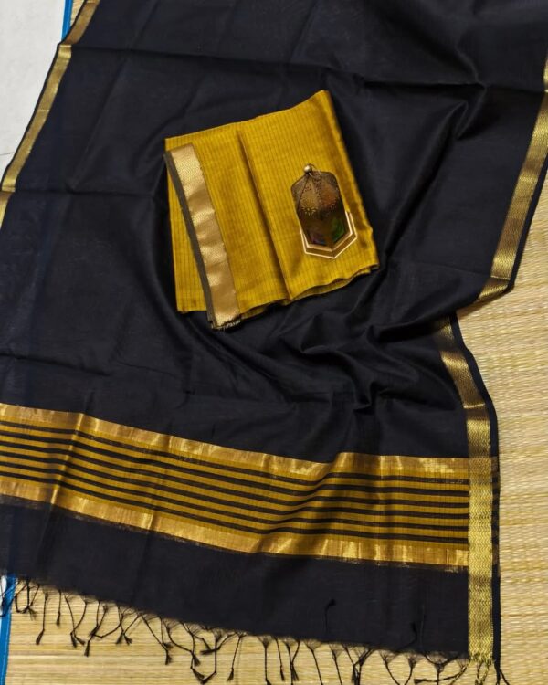 Handloom Maheshwari Kota Check Sarees with Contrast Blouse Piece - Image 8