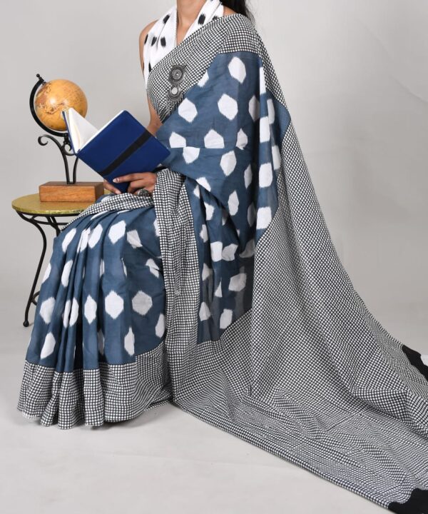 New Hand Block Mulmul Cotton Saree with Blouse Piece - Image 2