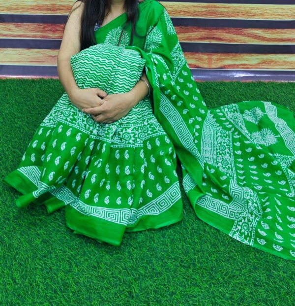 New Hand Block Mulmul Cotton Saree with Blouse Piece - Image 5
